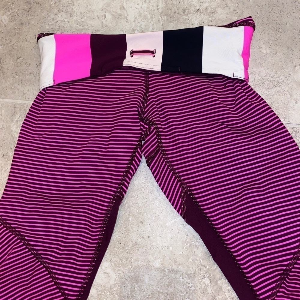 Run For Your Life Crop Hyper Stripe Raspberry Glo Light - Picture 4 of 8
